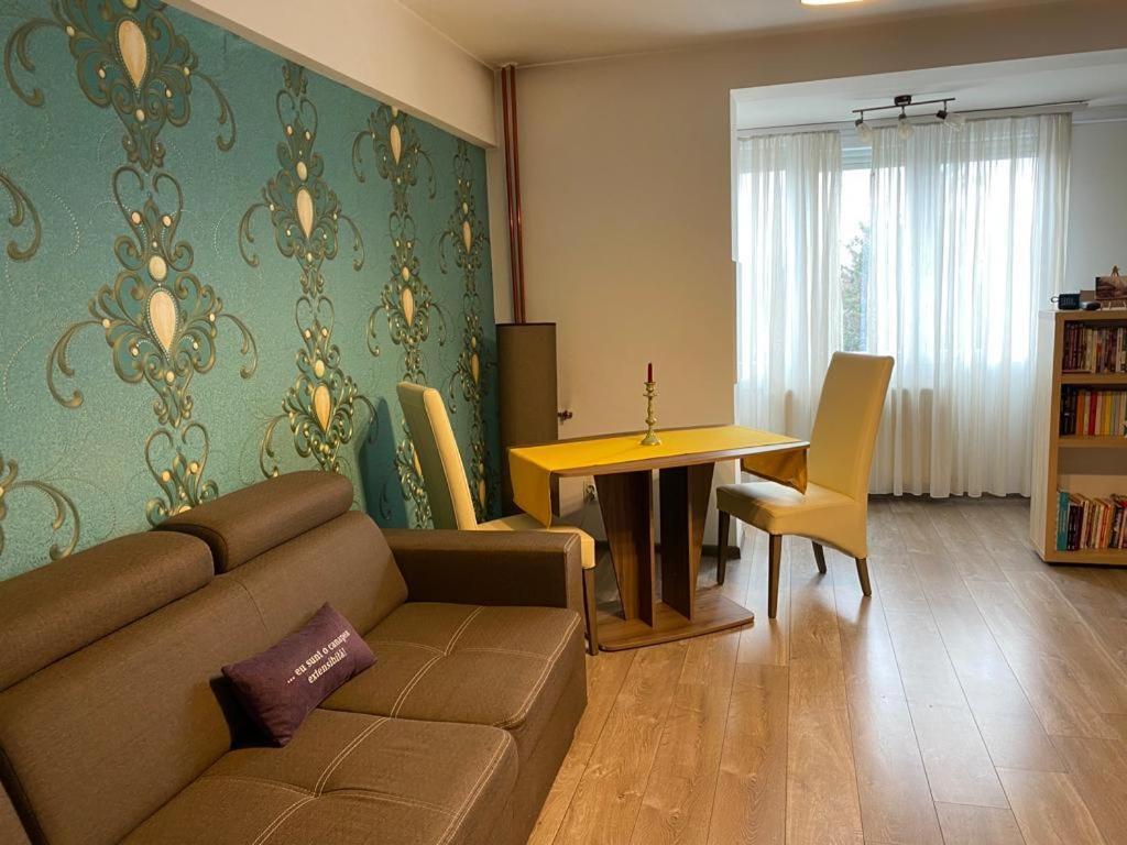 Central Cosy Apart Oradea Apartman Kültér fotó