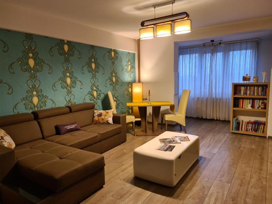 Central Cosy Apart Oradea Apartman Kültér fotó