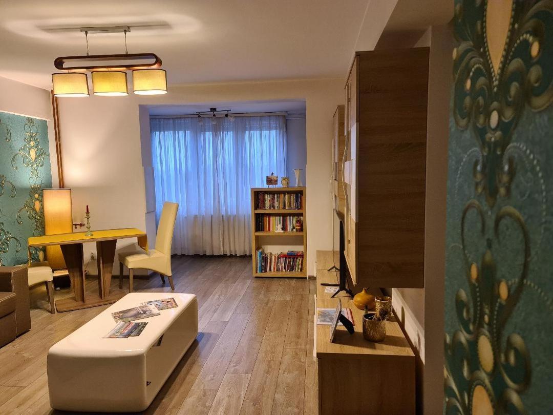 Central Cosy Apart Oradea Apartman Kültér fotó