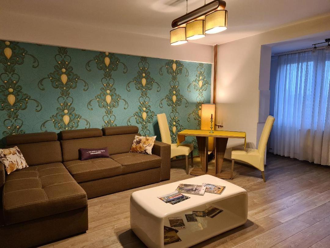 Central Cosy Apart Oradea Apartman Kültér fotó